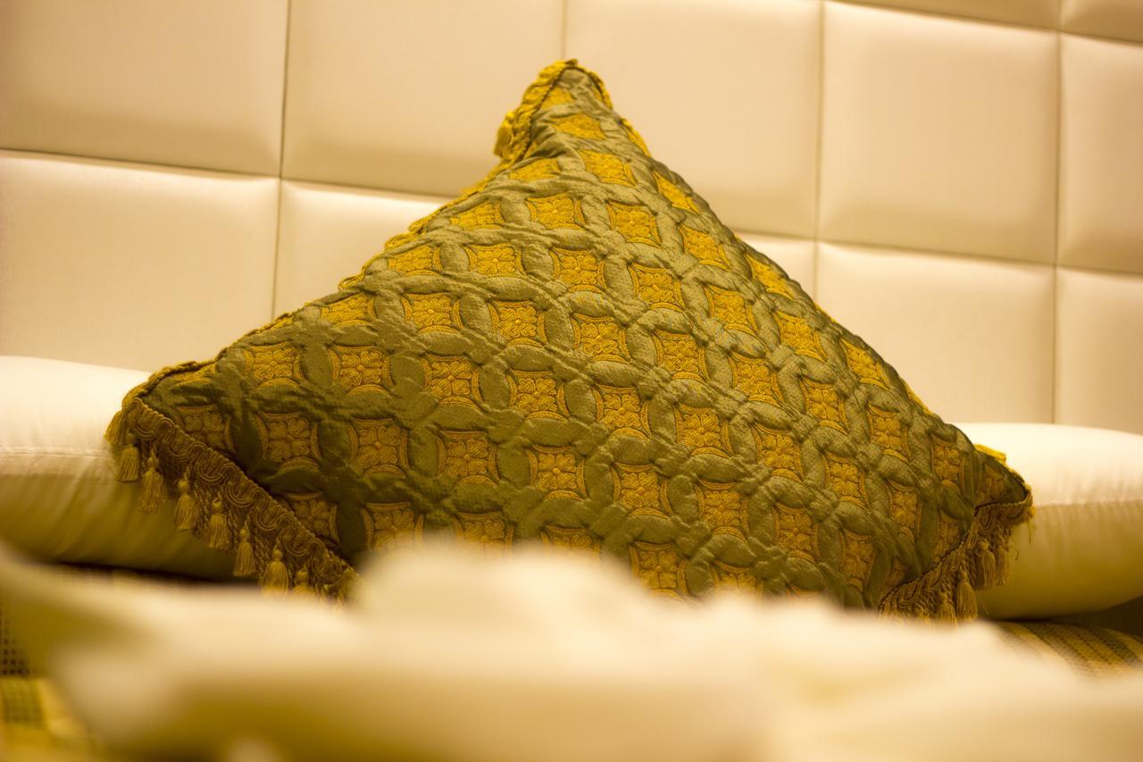 The Grace Kolkata Bagian luar foto