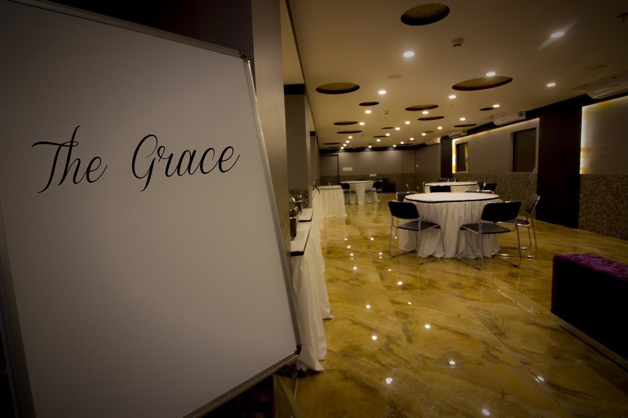 The Grace Kolkata Bagian luar foto